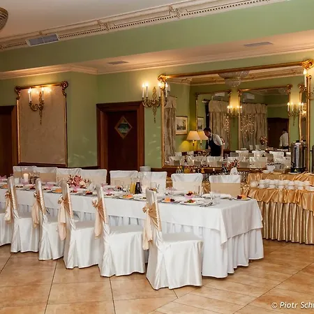 Hotel Sportwerk Tyniec Maly