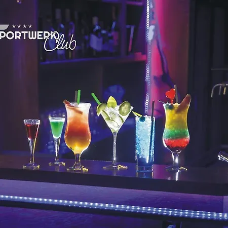 Hotel Sportwerk Tyniec Maly
