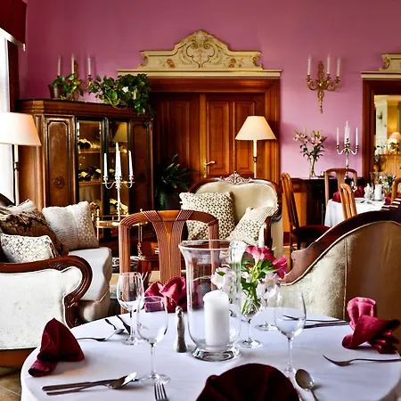 Hotel Sportwerk Tyniec Maly