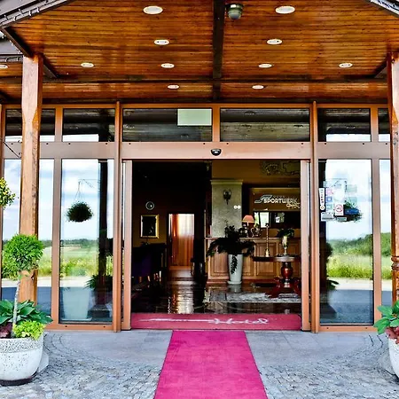 Hotel Sportwerk Tyniec Maly