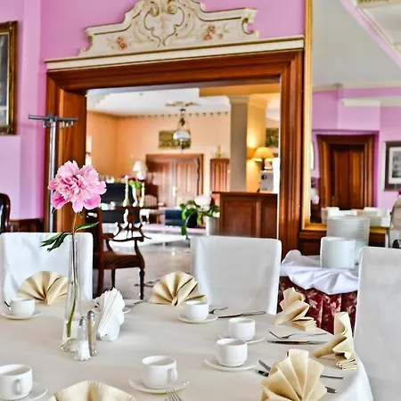 Hotel Sportwerk Tyniec Maly