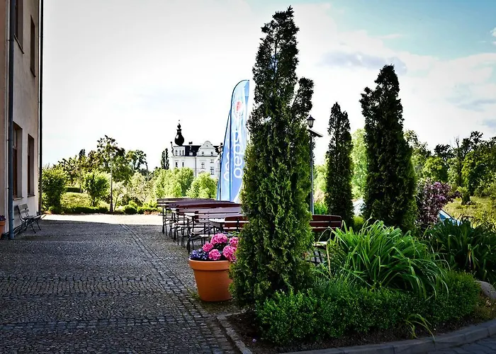 Hotel Sportwerk Tyniec Maly