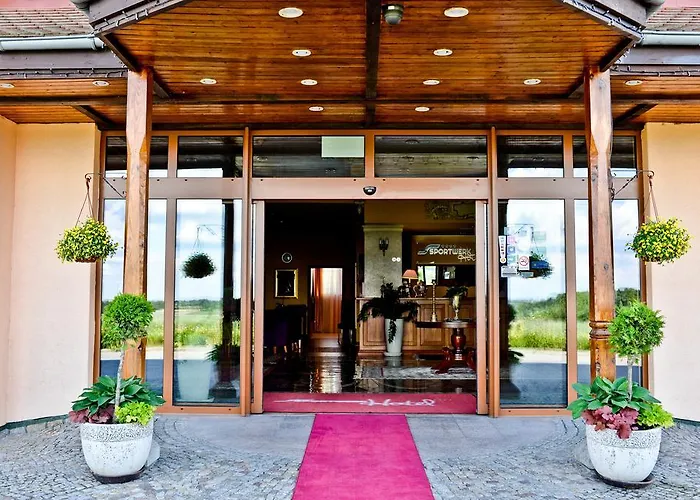 Hotel Sportwerk Tyniec Maly